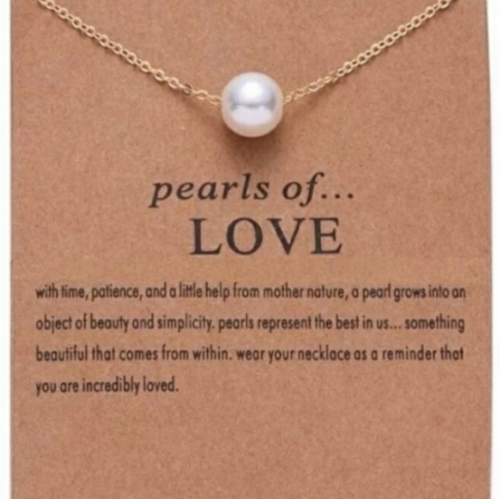 Pearl of Love 🥰 Necklace w/ storage bag